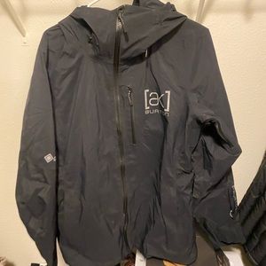 Burton AK GORE-TEX Upshift Jacket - Women's LIKE NEW CONDITON barely worn